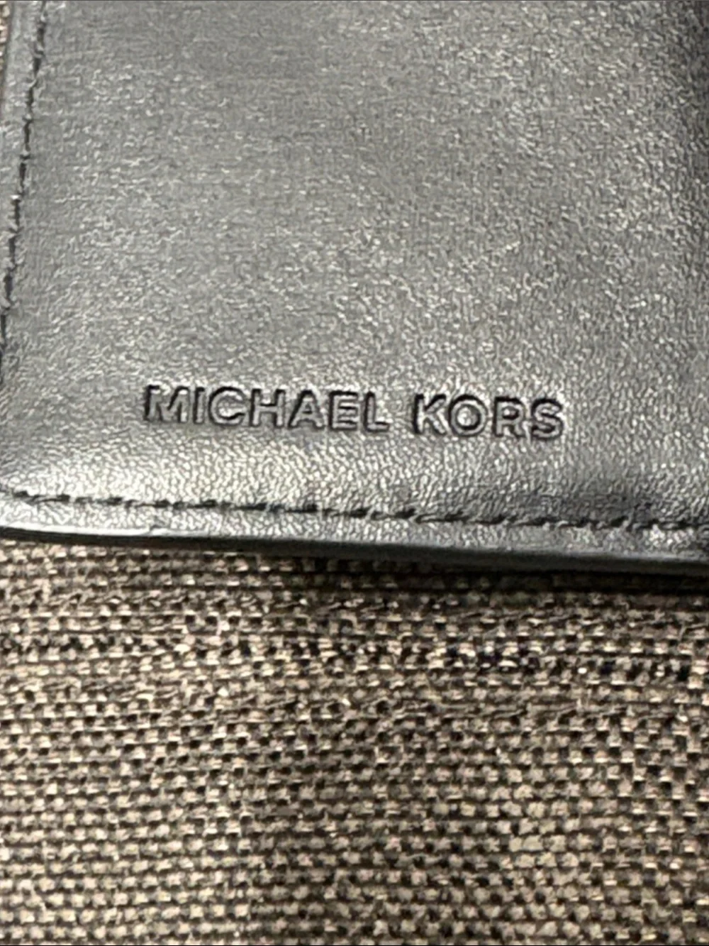Michael Kors Bifold Snap Closure Leather Wallet - Picture 3 of 6